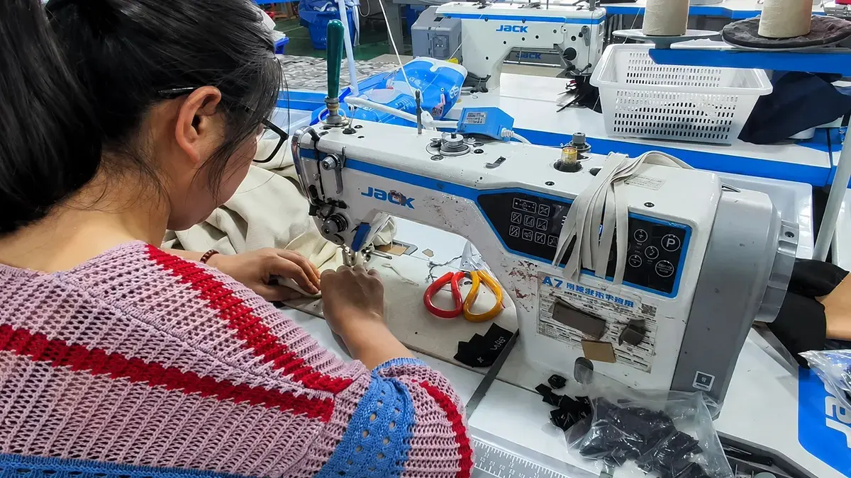 Custom tracksuit bulk production and in-process quality control