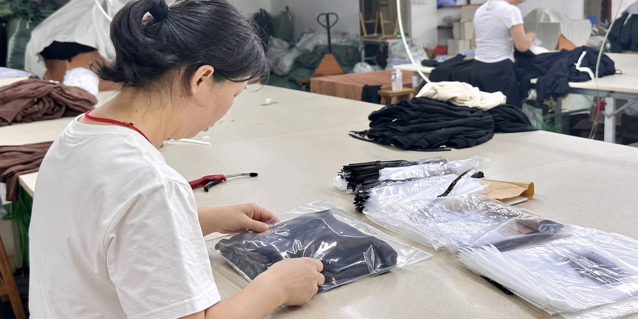 Garment packing